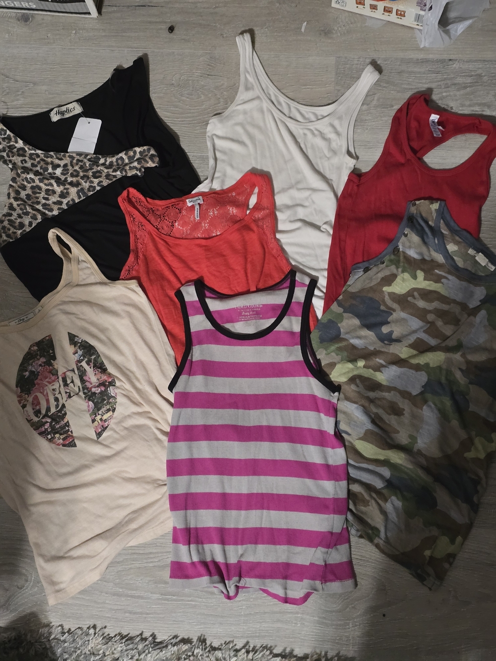 Womenโs Tank Top Bundle Size Small โ Camo Leopard Lace Striped Y2K 7 Pieces